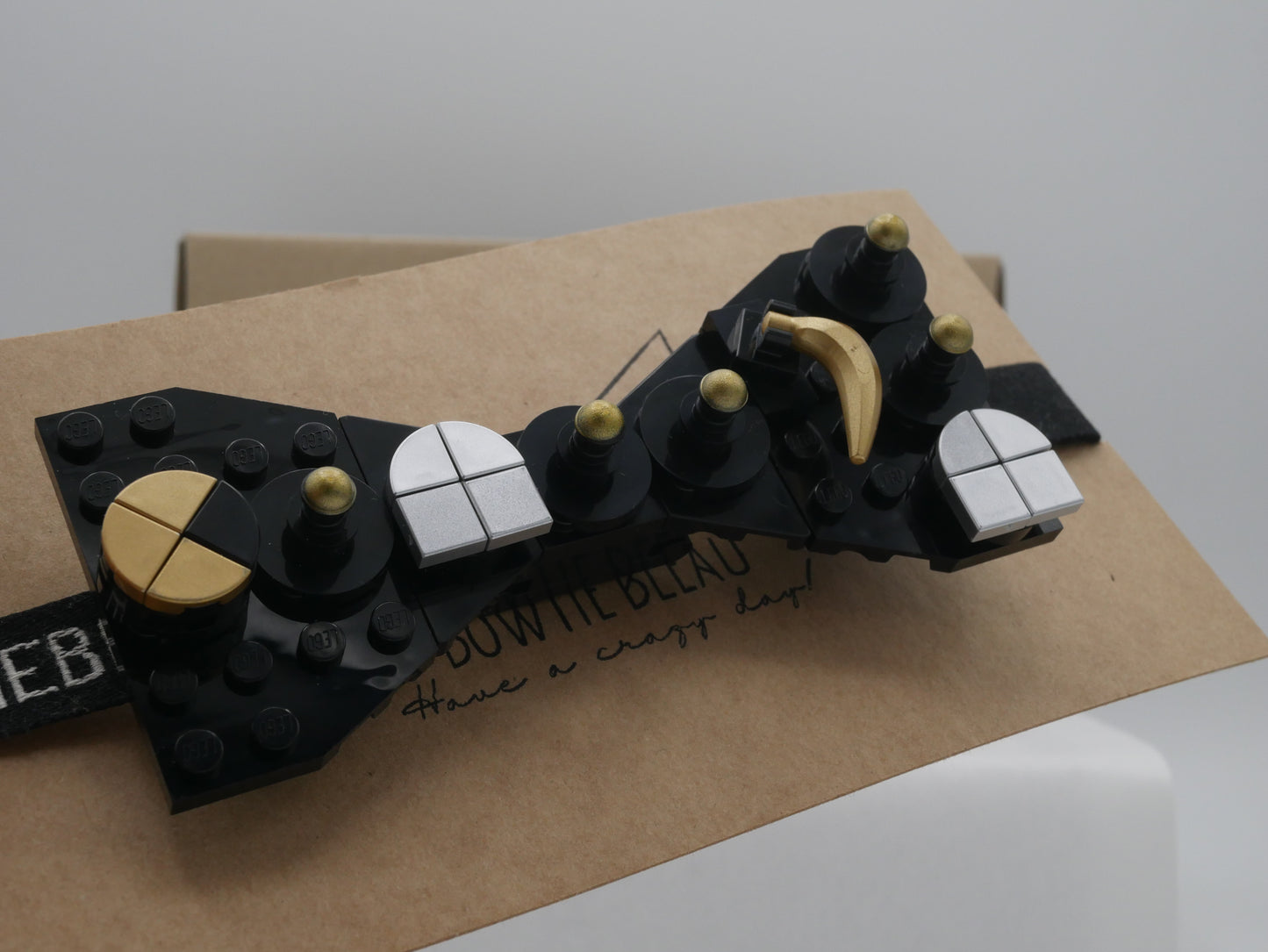 Nœud papillon rétro Arcade Maze en briques LEGO®