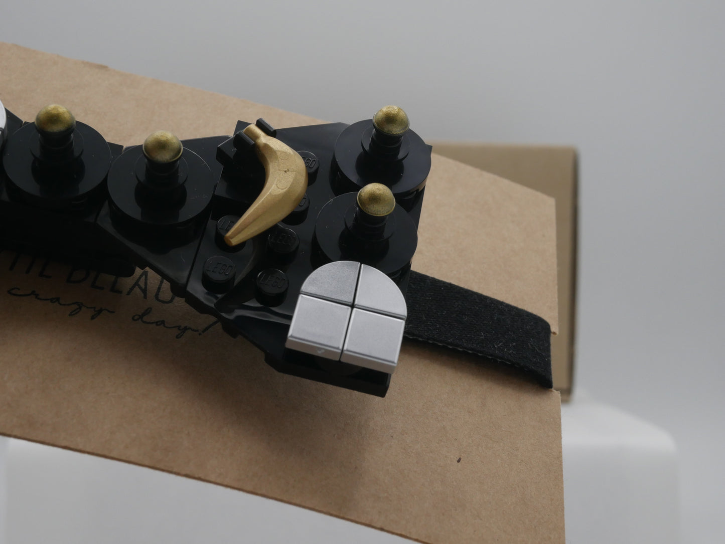 Nœud papillon rétro Arcade Maze en briques LEGO®