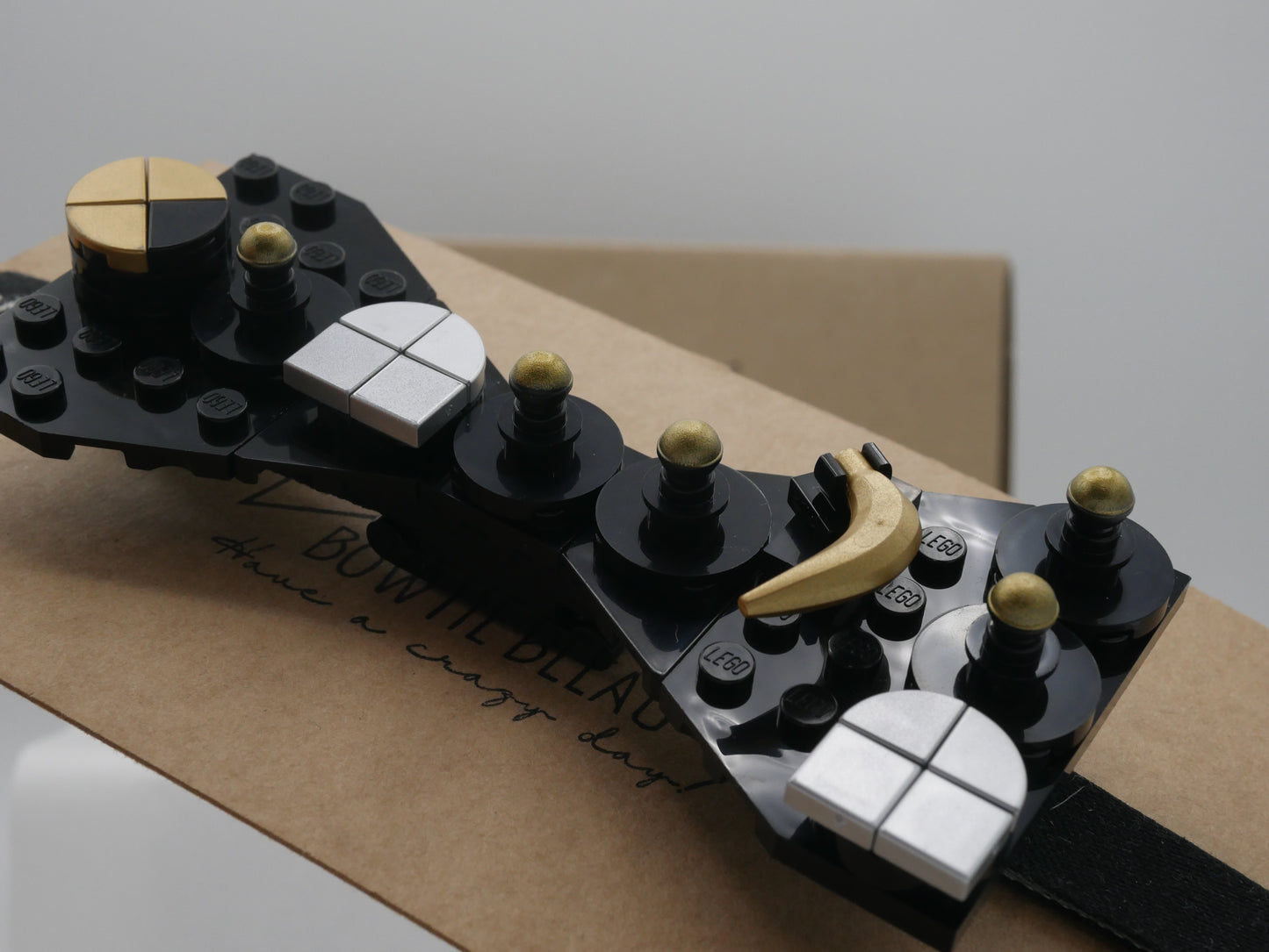 Nœud papillon rétro Arcade Maze en briques LEGO®