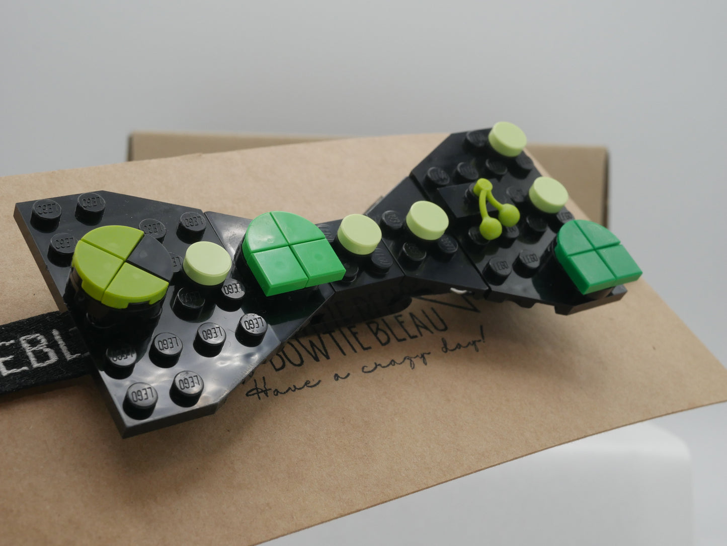 Nœud papillon rétro Arcade Maze en briques LEGO®